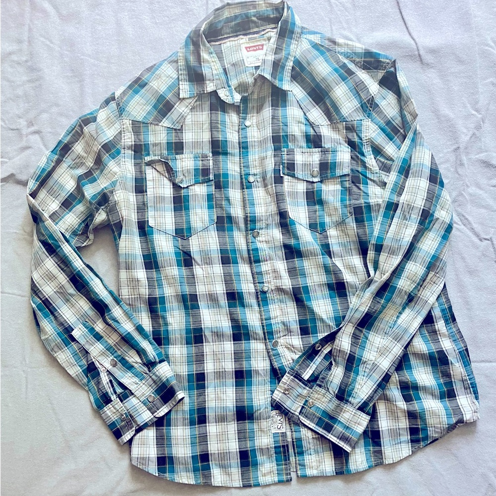 Levi’s long sleeved plaid with snaps